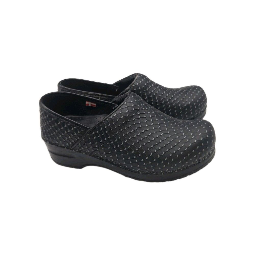 SANITA THE ORIGINAL DANISH CLOGS Wmn's Comfort Clog Black Animal Print Sz 38 7.5